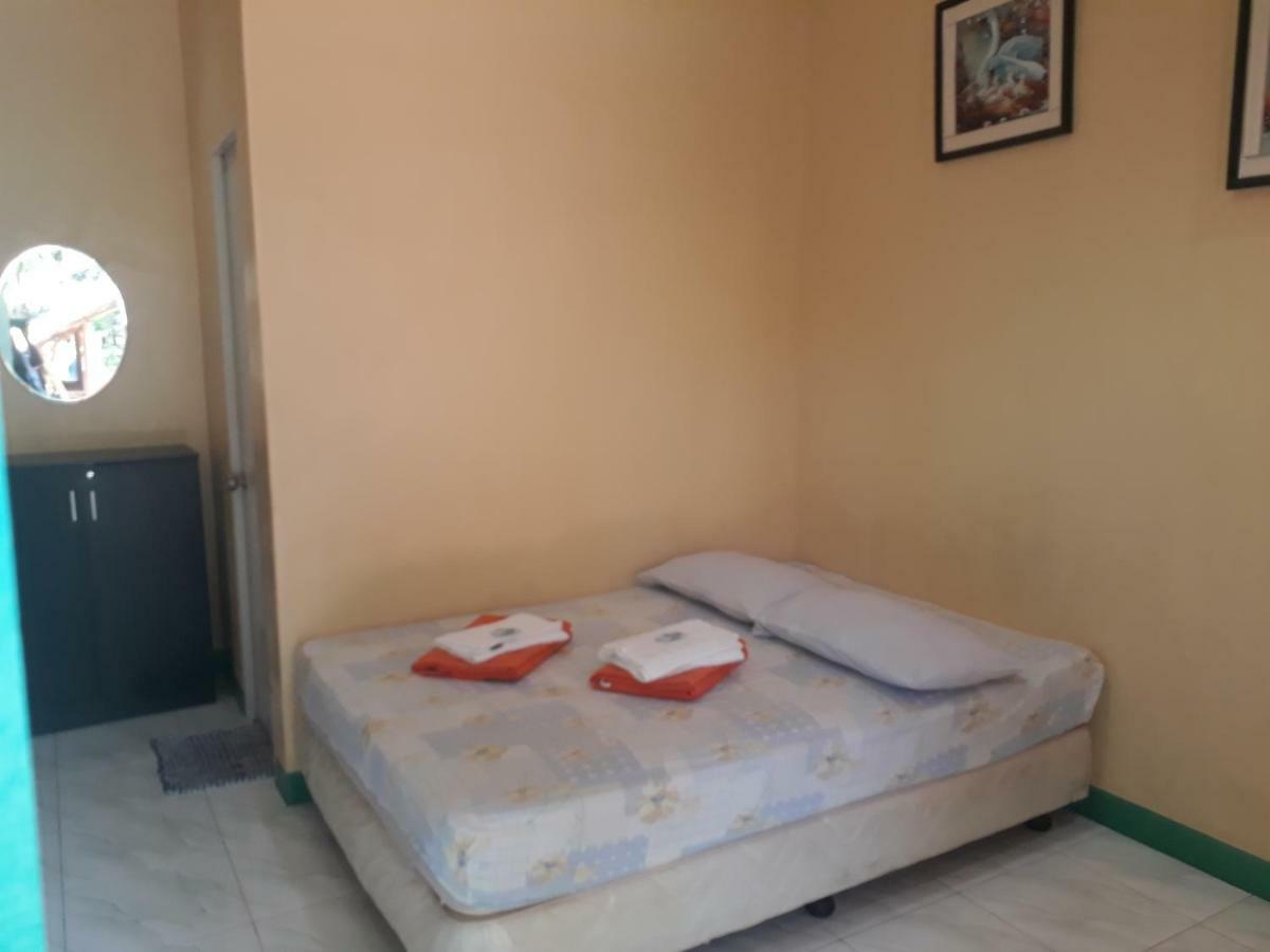 Ej Pension House PALAWAN Экстерьер фото